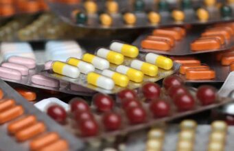 Cancer Medicine Price: कैंसर की महंगी दवाओं पर सरकार का शिकंजा, मुनाफे की सीमा 30% तय करने की तैयारी